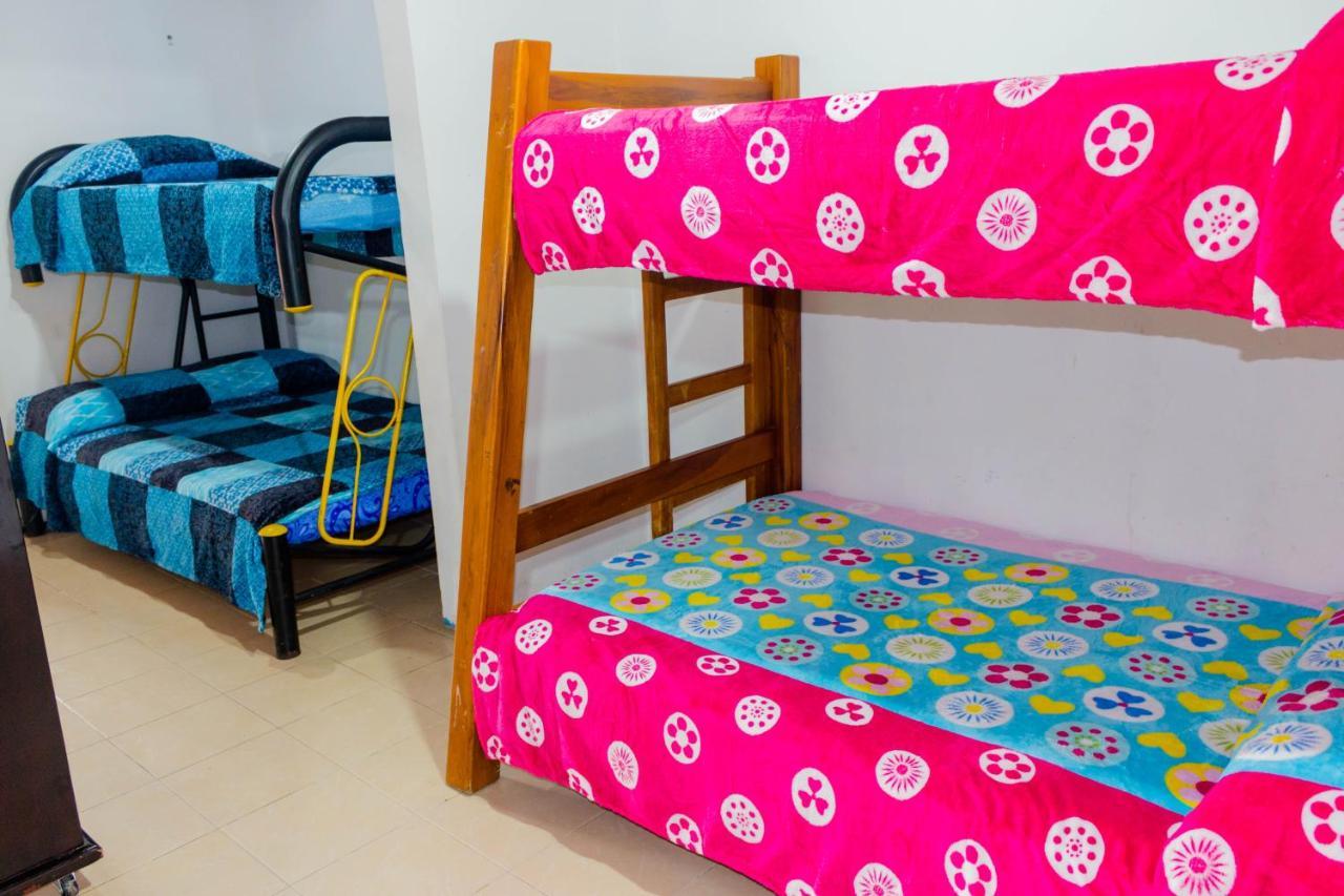 Hostal Familiar La Palma Villa Calima Ngoại thất bức ảnh