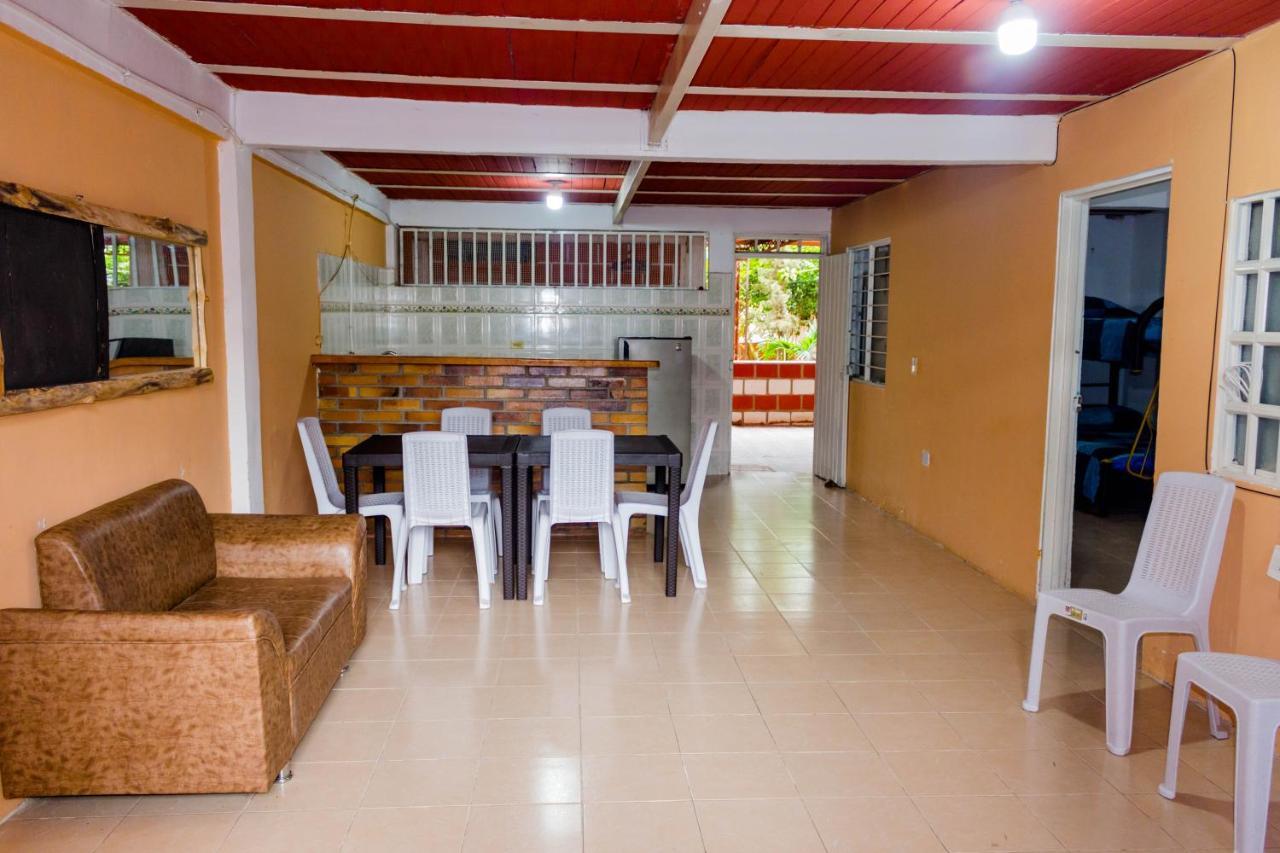 Hostal Familiar La Palma Villa Calima Ngoại thất bức ảnh