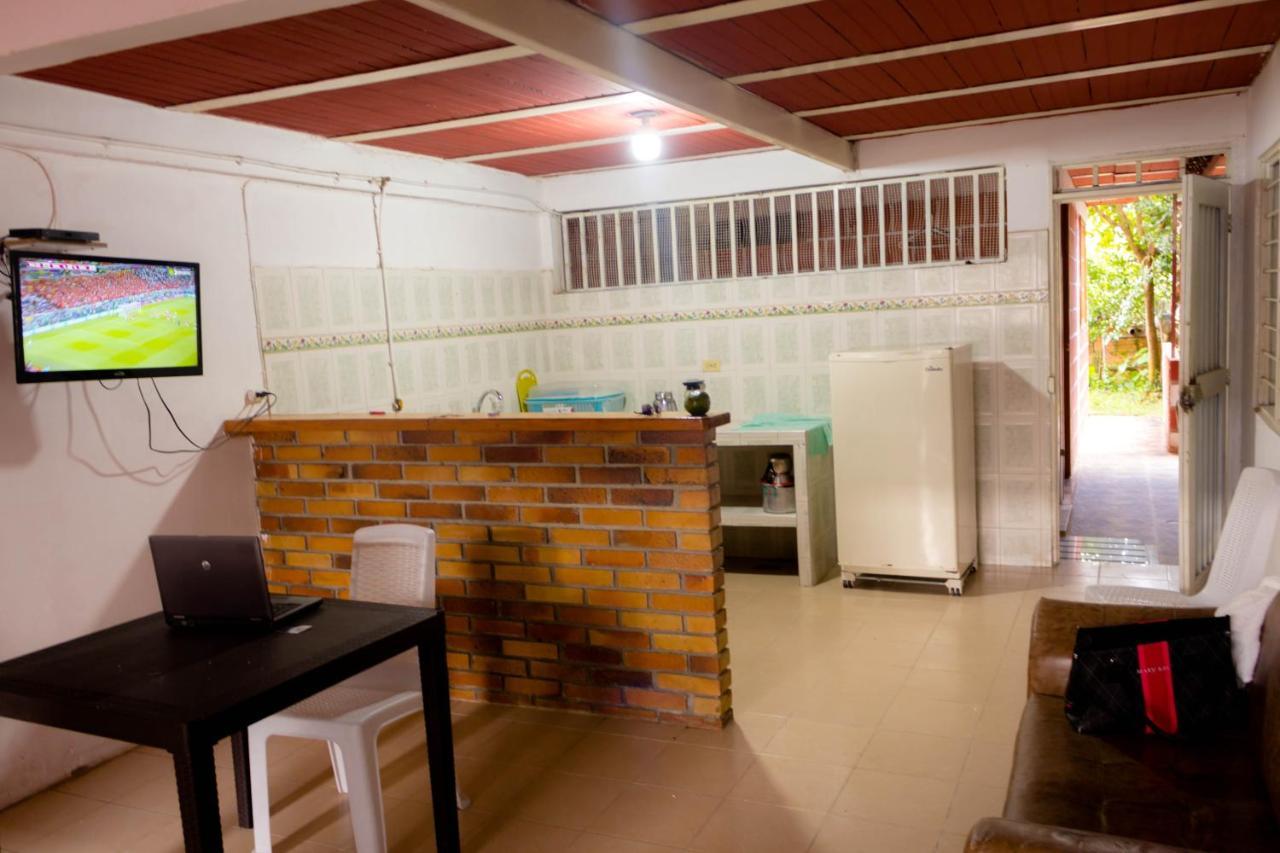 Hostal Familiar La Palma Villa Calima Ngoại thất bức ảnh